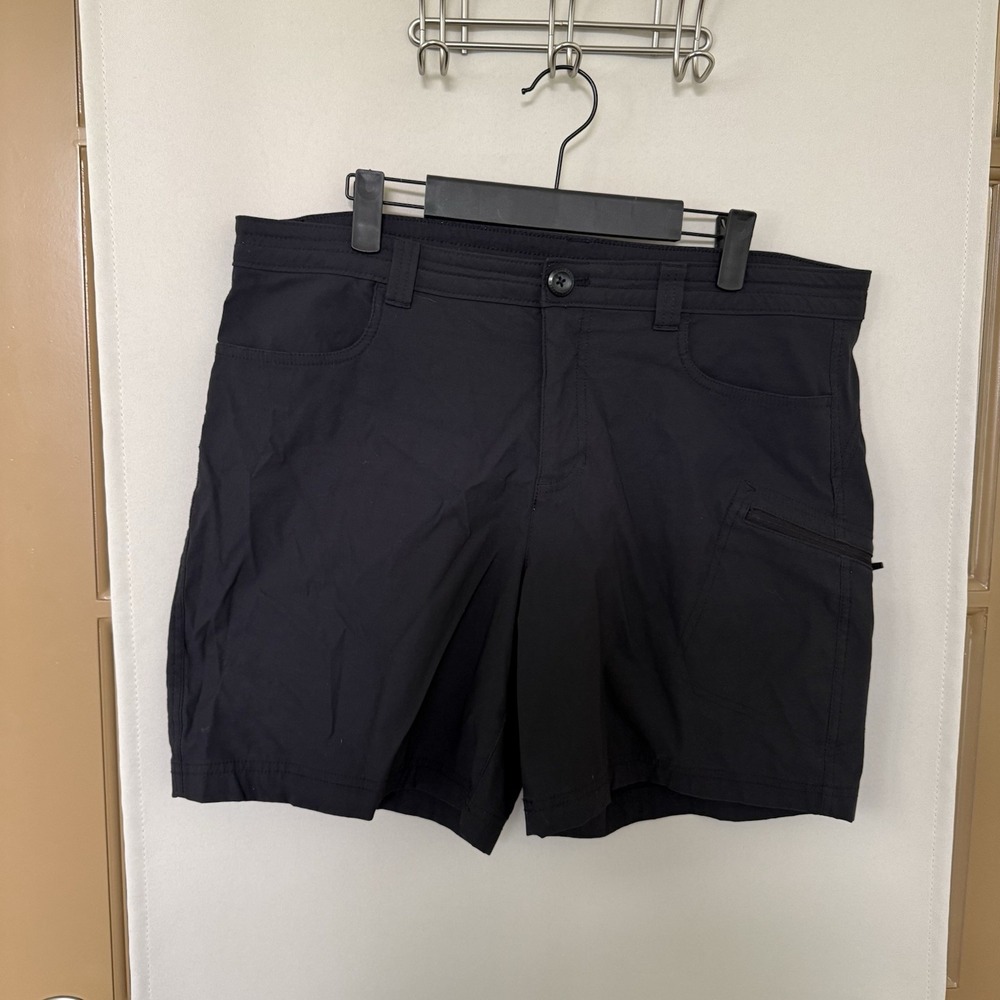 Eddie Bauer Womens 16 Black Cargo Pocket Hiking Outdoors Casual Shorts